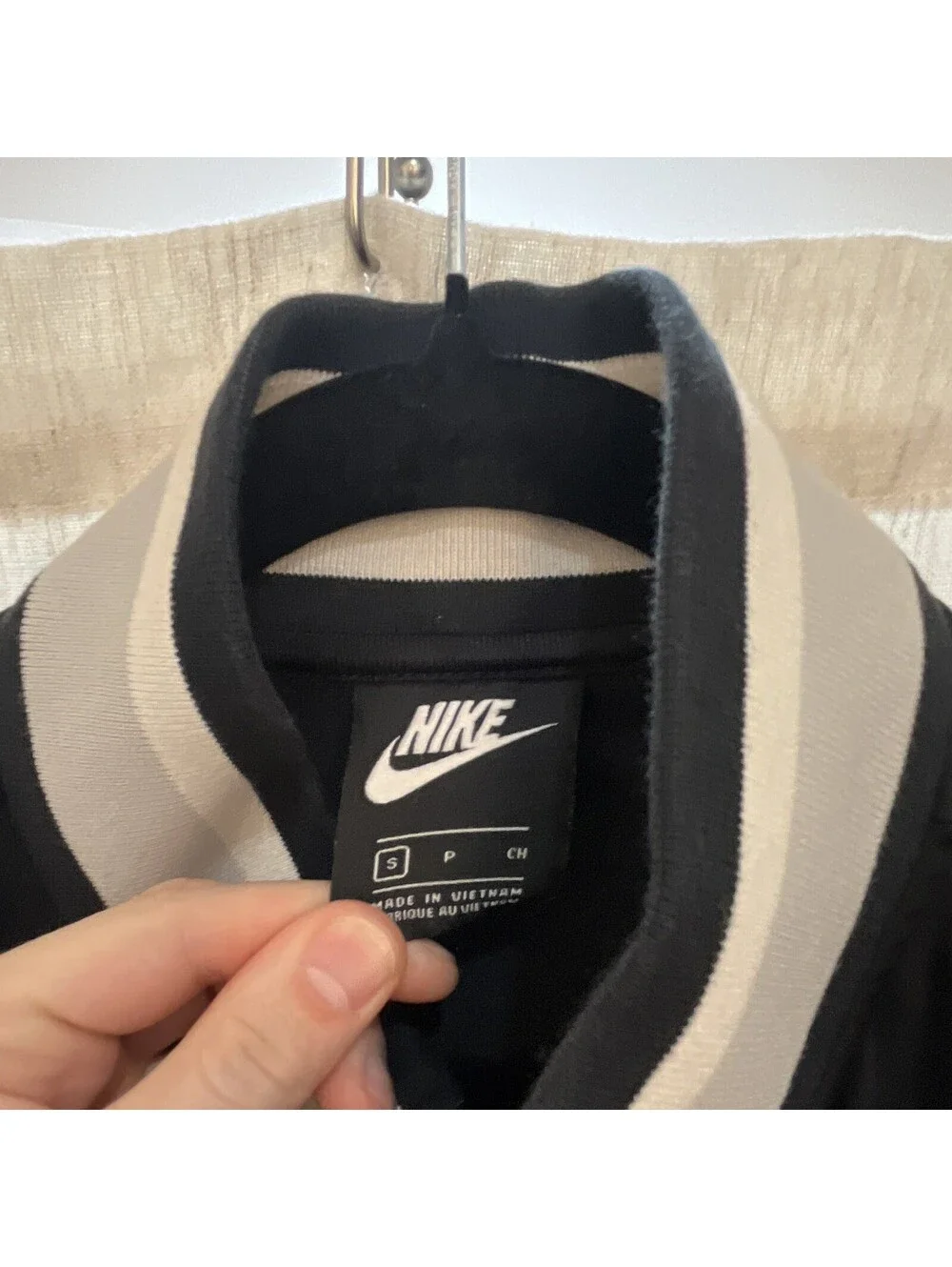 Nike Men’s Full Zip Track Jacket Black/Gray Logo Size S Regular Fit